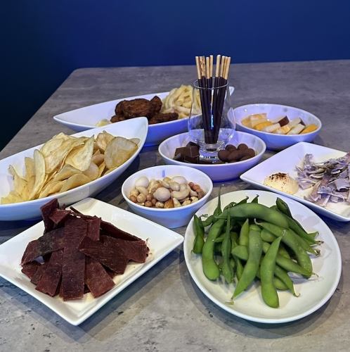 お酒に合うおつまみも豊富にご用意しております！