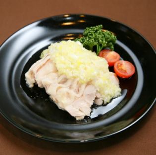 Steamed chicken with green onion sauce