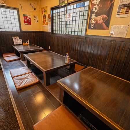 [Horigotatsu for 4 people x 3 tables] Take off your shoes and relax at your feet.For family and friends use