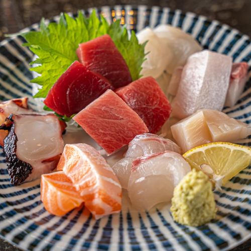 [Excellent freshness♪] Assorted sashimi 1,210 yen (tax included)