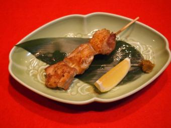 Hinai chicken skewers (salt and soy sauce)