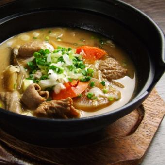 ◆もつ煮込み/とろとろ角煮/豚キムチ