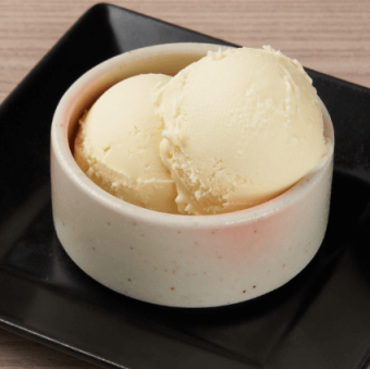 Ice cream (vanilla, chocolate, strawberry)/Yuzu sorbet