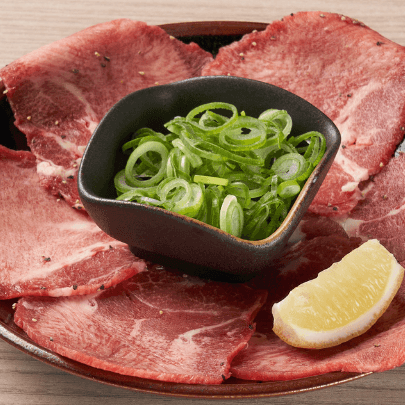Beef tongue with salt and green onion 988 yen (tax included)