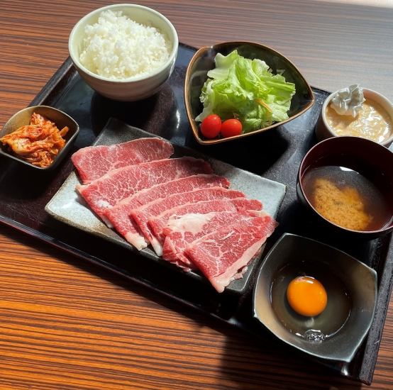 Very popular! Various lunches are available ♪ Free refills of rice !!