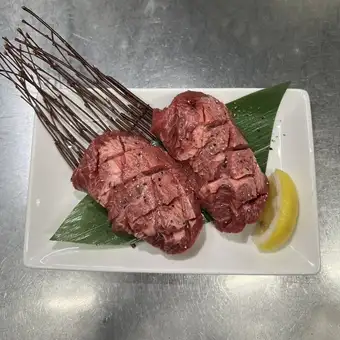 【名物】厚切り牛生トロタンステーキ(2枚)
