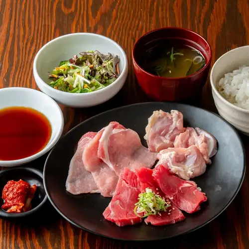 サービスランチ　90g～ 990円～