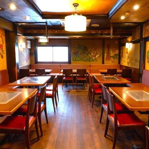 <p>【少人数~大人数までOK】広々として清潔感のある店内は、女子会・会社宴会などの各種ご宴会にぴったり◎人数や用途に合わせてお席をご用意いたします!不明点があればお問い合わせください。</p>