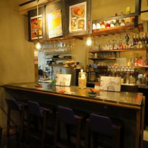 スタッフとコミュニケーションを取ることができる特等席です！お1人様も大歓迎♪