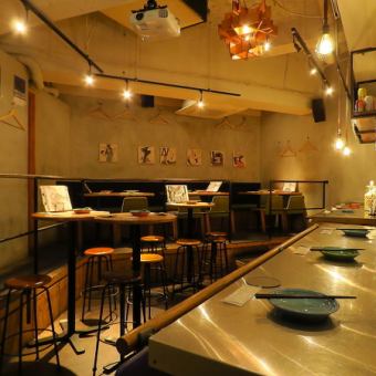该餐厅最多可容纳 15 至 26 人。26 人或以上的团体可以举行站立接待。