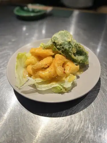 虾仁配蛋黄酱