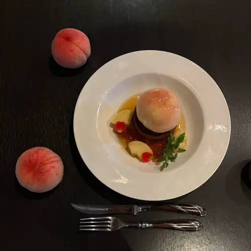 季節限定！丸ごと桃タルト