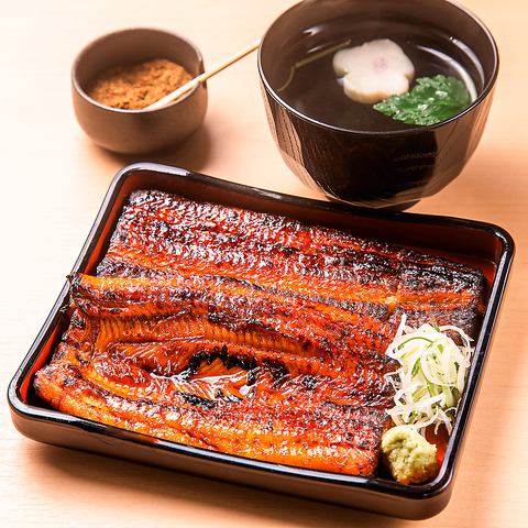 【香ばしいタレと絡んだふっくらとした肉厚な鰻が絶品！お酒と相性抜群◎】鰻のかば焼き