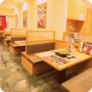 【Sukiyaki or shabu-shabu】 The fine meat you receive at the spacious sofa is exceptional.