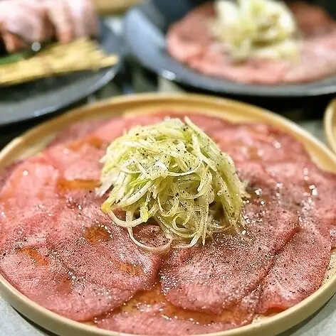 【必食】ネギが食欲をそそる！大人気メニュー「斗仁しおたん」をはじめとする極上焼肉