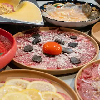 선정 된 A5 랭크 흑모 와규와 고베 쇠고기를 마음껏 만끽!