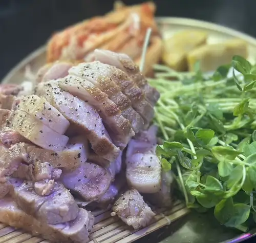 国産豚肉のサムギョプサル