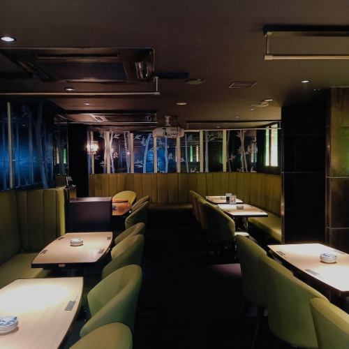 All seats are private rooms x Lunch & Daytime Drinks