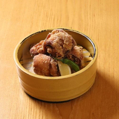 肉汁溢れるげんこつ唐揚げ