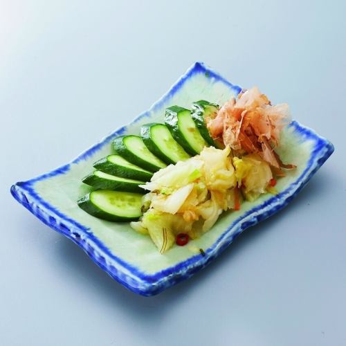 Pickled Chinese cabbage and cucumber