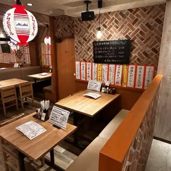 ゆったりお過ごしいただける2名様用の丸テーブル席ございます♪飲み会やデート等のご利用にも◎