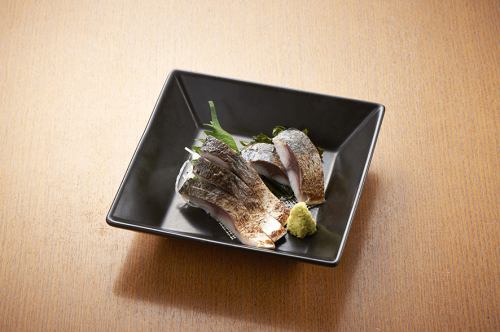 青森のもの　八戸産　炙り〆さば                            Broiling Japanese hawfinch mackerl