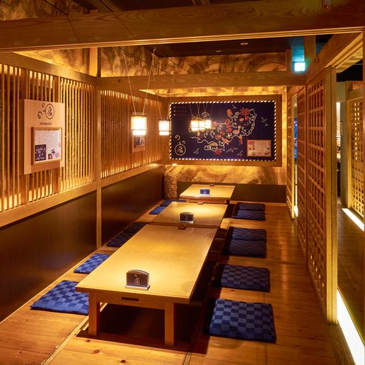 在完全私人的下沉式被炉风格的房间里品尝东日本的美味清酒和美食♪