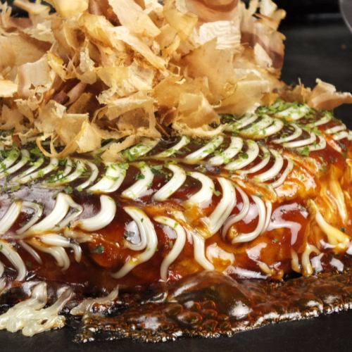 Fluffy okonomiyaki with plenty of yam! More than 40 kinds of toppings are available ♪