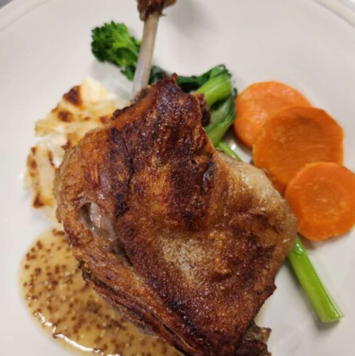 フレンチ鴨もも肉のコンフィ