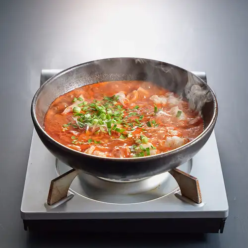 麻辣もつ炊き餃子