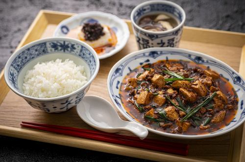 サワダ流麻婆豆腐定食［ご飯・スープ・小鉢付き］