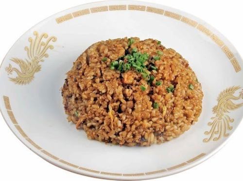 黒チャーハン