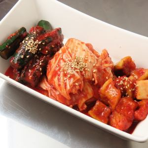 キムチ盛り合わせ