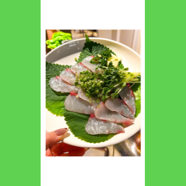 韓国の「フェ」は刺身を豪快に楽しむスタイル♪チョジャンやごま油で味わい、サンチュで包んで一口ガブリ！爽やかな旨みとピリ辛の刺激がクセになる美味しさ。ビールやマッコリとも相性抜群でSNS映えも間違いなし！