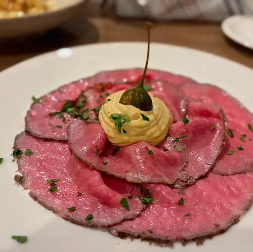 【黒毛和牛のローストビーフ ～トンナートソース～】伝統的な本格イタリアンをご堪能ください◎