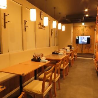 6名様用のテーブル席です。