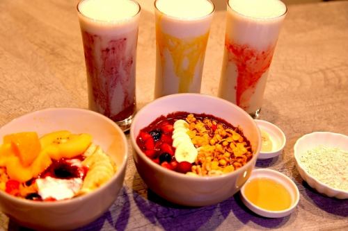 カフェの人気メニューが勢ぞろい！健康を意識しつつおいしい食材を召し上がりませんか？