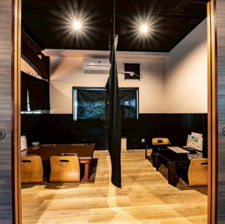 当店では、4~6名様掛けの掘りごたつの個室を2席ご用意しております。グループでお越しのお客様にぴったりです。個室なので、仲間内でわいわい盛り上がっても問題ありません。