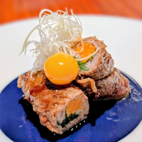 絶品"赤牛すき焼きロール"