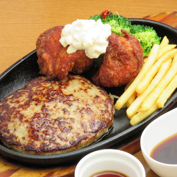 [Our most popular ☆ ★] You can enjoy crispy zangi and hamburger steak !! Sapporo zangi & hamburger set \ 940 ~