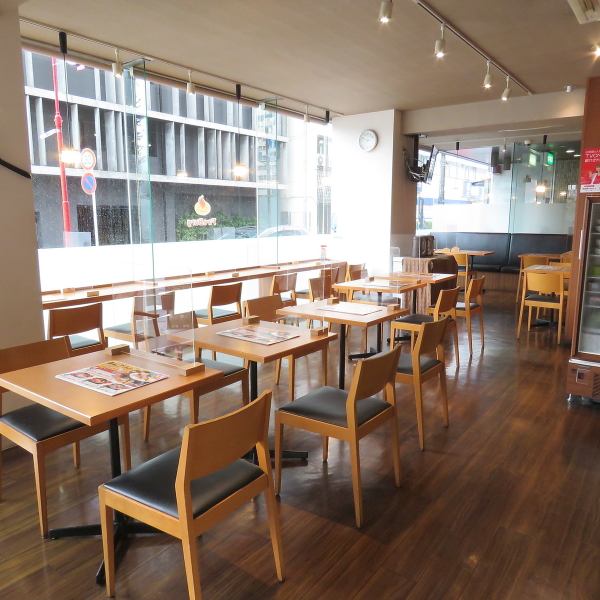 [Good location 6 minutes walk from Kannai station ◎] Good location within walking distance from Kannai station! Recommended for lunch and dinner ♪ Perfect for dining with family and friends! Inside the store You can enjoy various types such as counters and sofa seats.Please feel free to drop in even if you are alone!