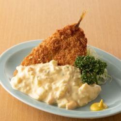 Fried horse mackerel and tartar sauce