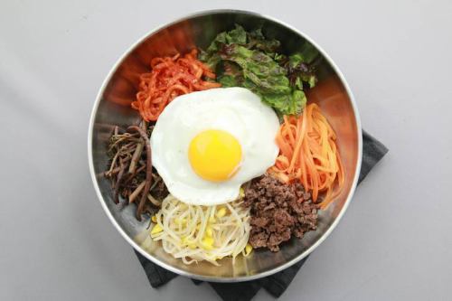 ビビンバ定食(おかず3品、スープ)