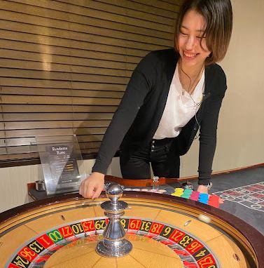 ★★初心者の方大歓迎★★飲み放題付！ポーカーをはじめゲーム体験プラン♪3,000円（18:00～20:30まで）