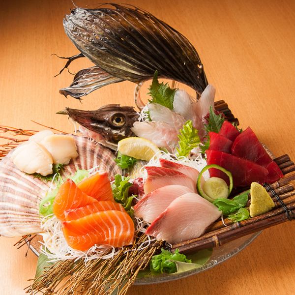Assorted sashimi platter of 5 or 7 kinds (photo shows 5 kinds for 4 people)