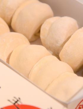 皮からこだわった自慢の『手打ち餃子』