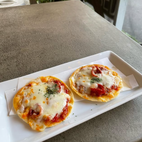 手打ち餃子の皮でpizza　1個