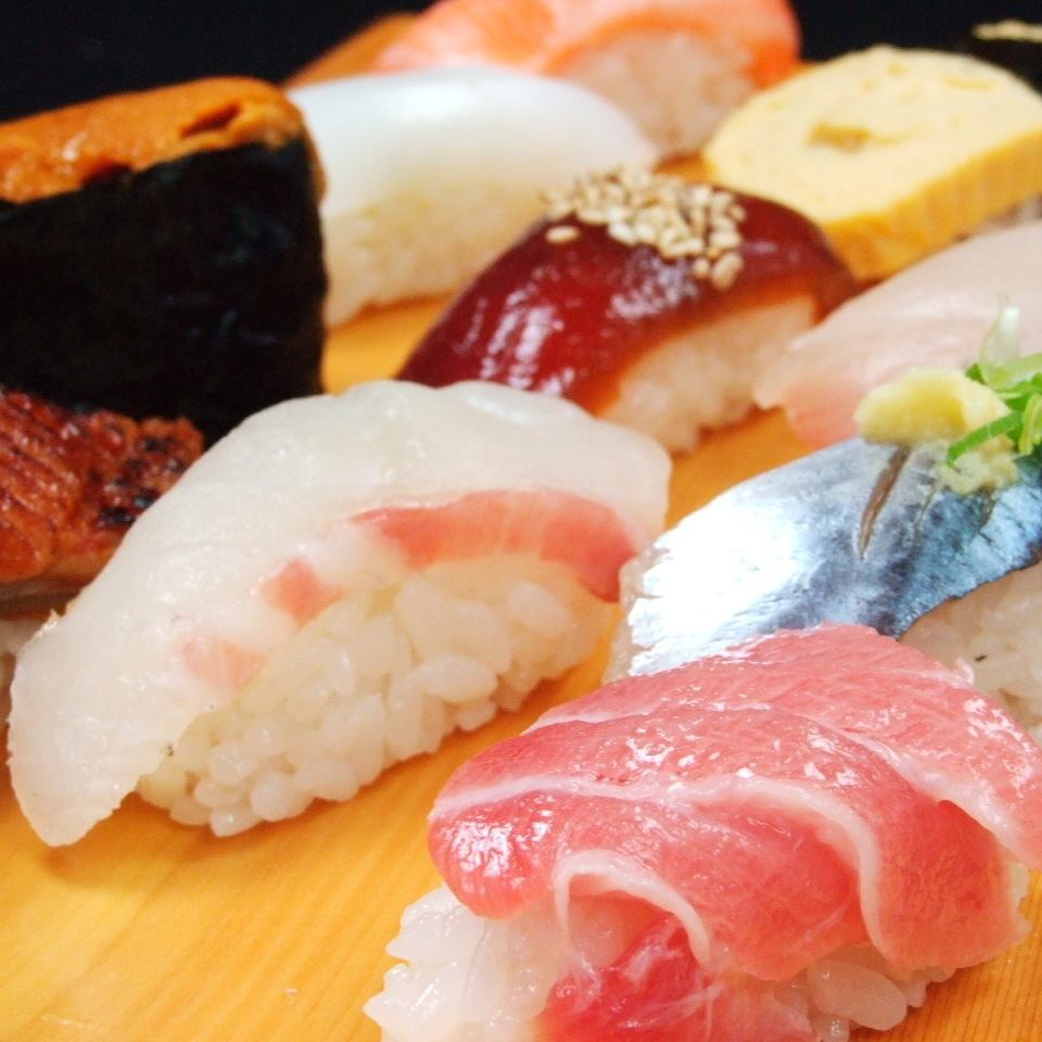産地直送の魚介が堪能できる！職人が握る江戸前寿司二貫216円！