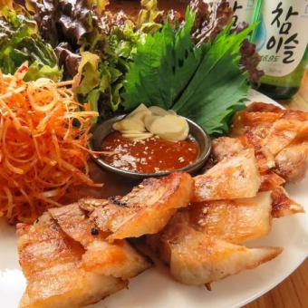 ★先出しサンムギョプサルで乾杯、笑顔あふれる女子会食べ飲み放題コース★3500円(税込)