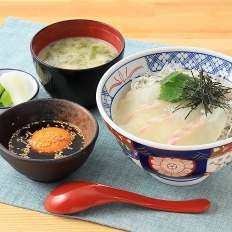 [Spring Recommendation] Uwajima-style sea bream rice set with red sea bream and boiled whitebait